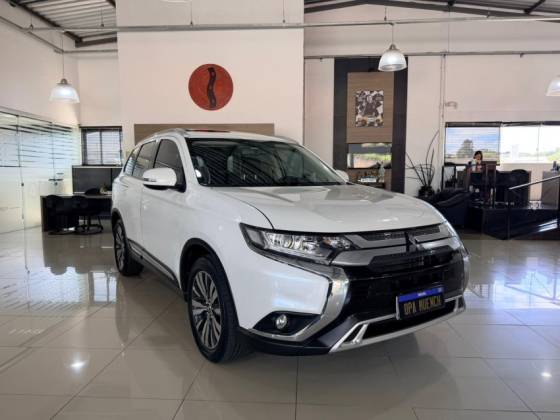 MITSUBISHI OUTLANDER 2.0 MIVEC GASOLINA HPE AUTOMÁTICO MITSUBISHI OUTLANDER 2.0 MIVEC GASOLINA HPE AUTOMÁTICO